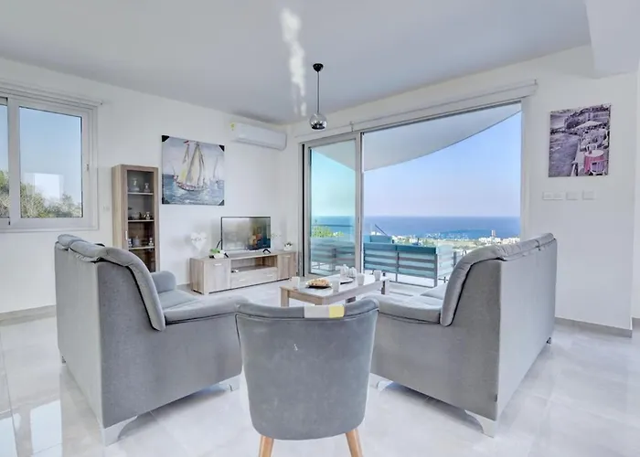 Kono Provoles - Luxury 4 Bedroom With Stunning Panoramic