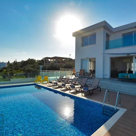 Kono Provoles - Luxury 4 Bedroom With Stunning Panoramic Sea Views *