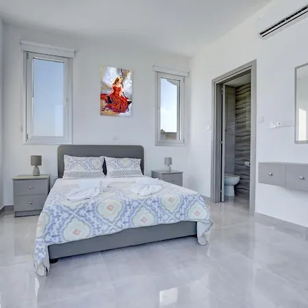 וילה Kono Provoles - Luxury 4 Bedroom With Stunning Panoramic Sea Views פרוטאראס