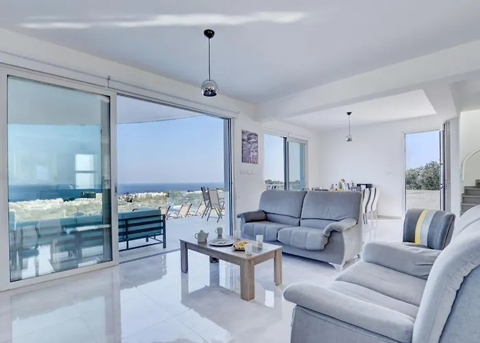 Kono Provoles - Luxury 4 Bedroom With Stunning Panoramic