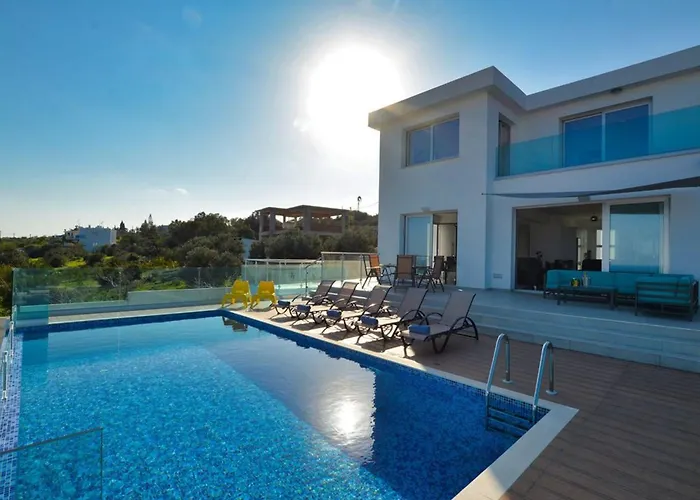 Kono Provoles - Luxury 4 Bedroom With Stunning Panoramic *