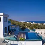 Вилла Kono Provoles - Luxury 4 Bedroom With Stunning Panoramic *